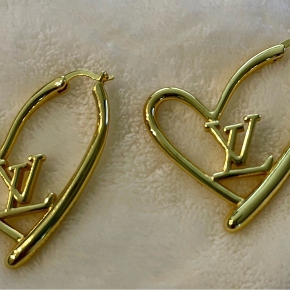 Hearts… LV Heart Earrings - Picture 3 of 3